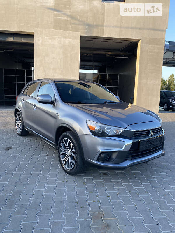 Mitsubishi Outlander sport (2017)