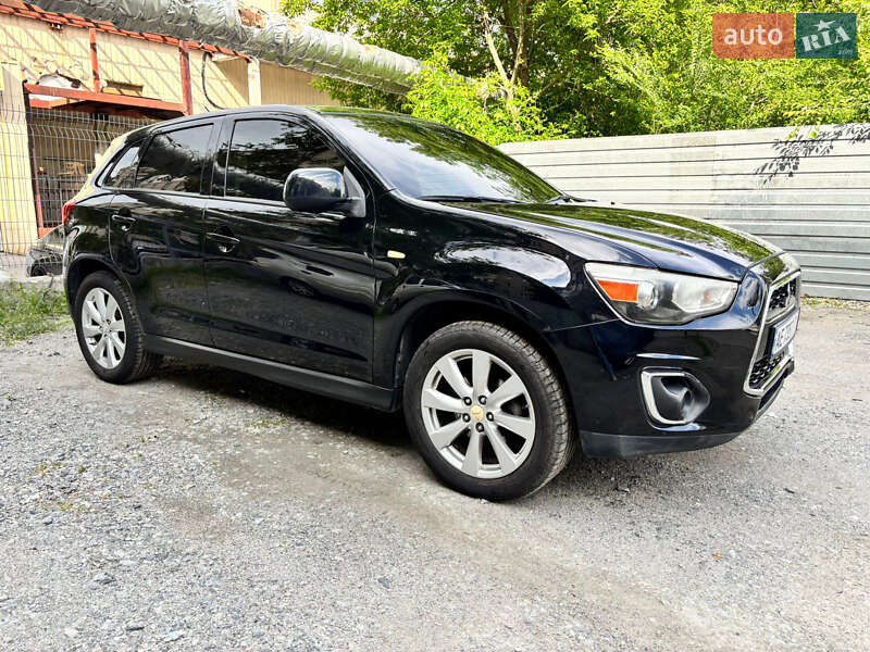 Mitsubishi Outlander sport (2015)