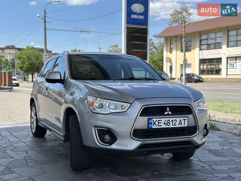 Mitsubishi Outlander sport (2015)