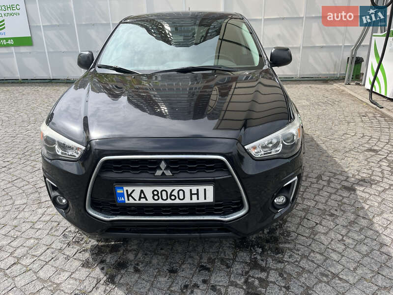Mitsubishi Outlander sport (2015)