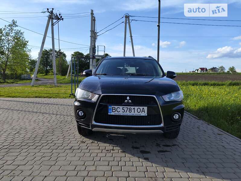 Mitsubishi Outlander (2011)