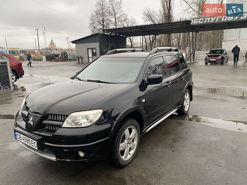 Mitsubishi Outlander (2005)