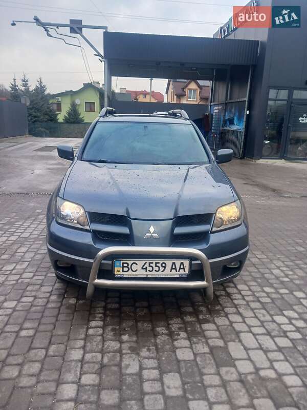Mitsubishi Outlander (2004)