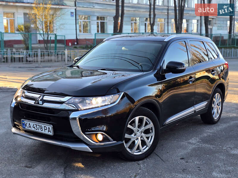 Mitsubishi Outlander (2016)