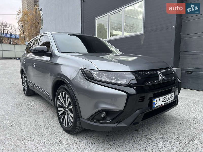 Mitsubishi Outlander (2019)