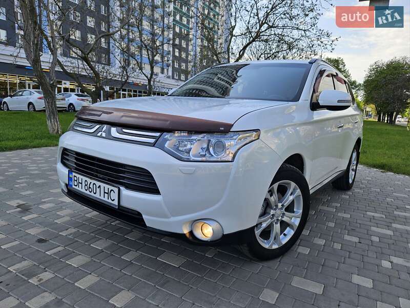 Mitsubishi Outlander (2013)