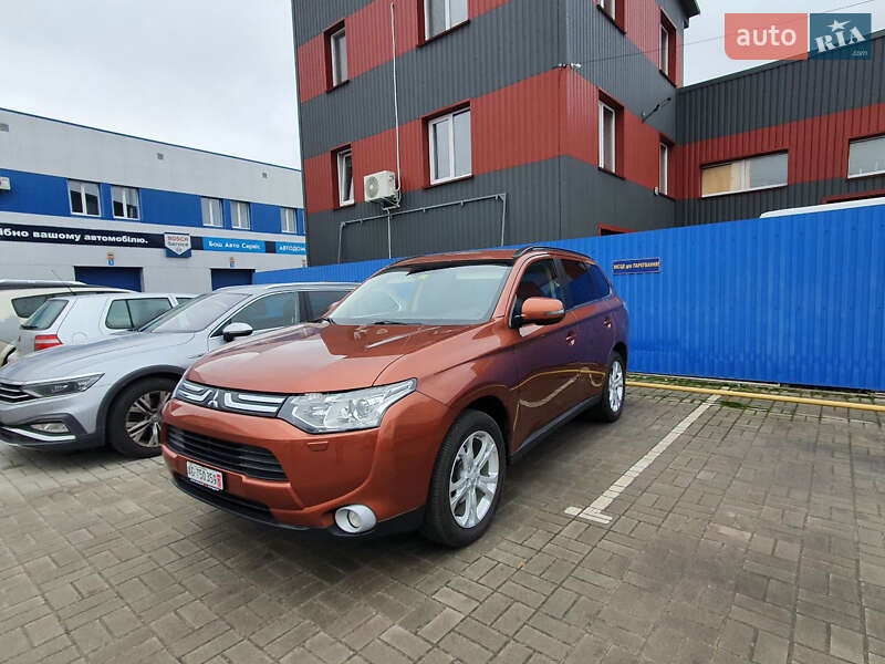 Mitsubishi Outlander (2013)