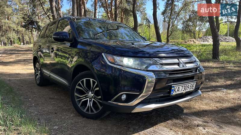 Mitsubishi Outlander (2015)