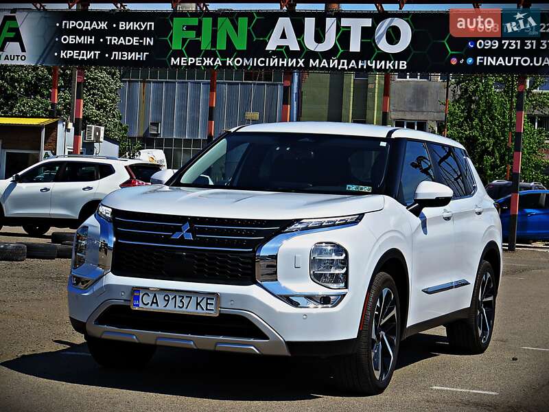 Mitsubishi Outlander (2022)