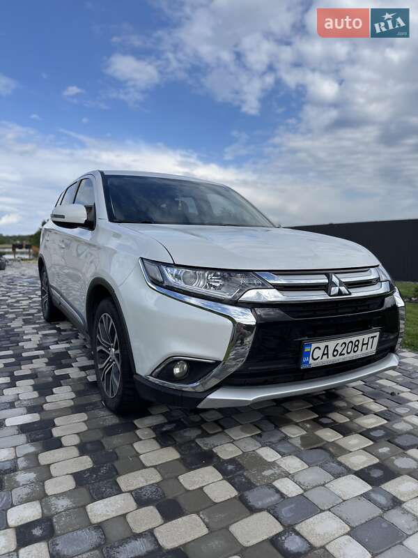Mitsubishi Outlander (2017)