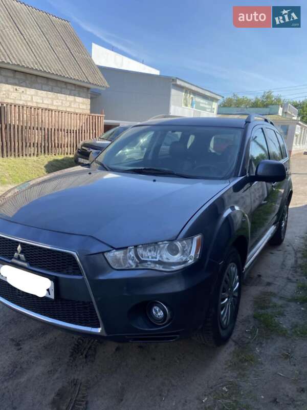 Mitsubishi Outlander (2011)