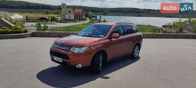 Mitsubishi Outlander (2013)