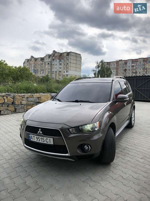 Mitsubishi Outlander (2011)