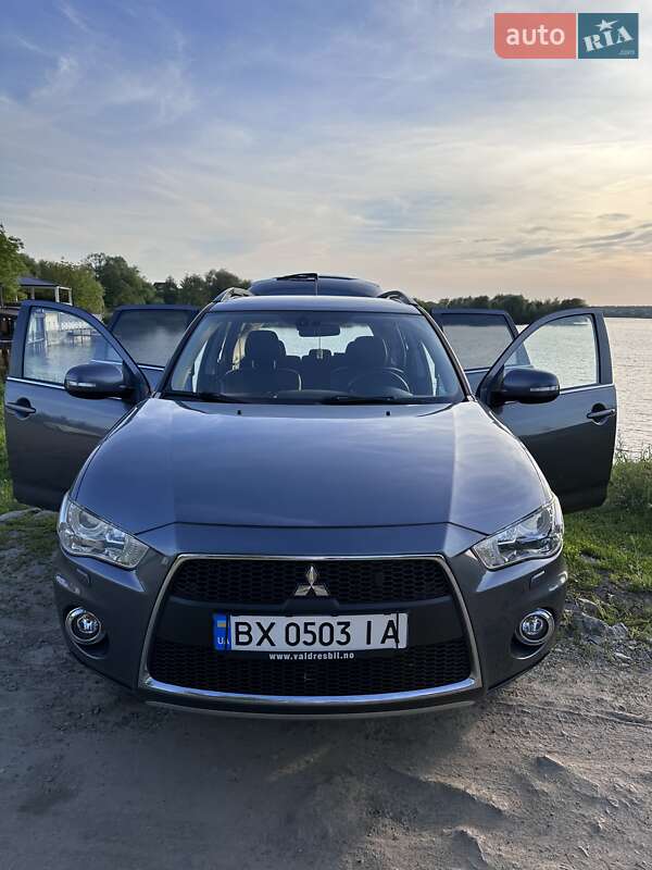 Mitsubishi Outlander (2012)