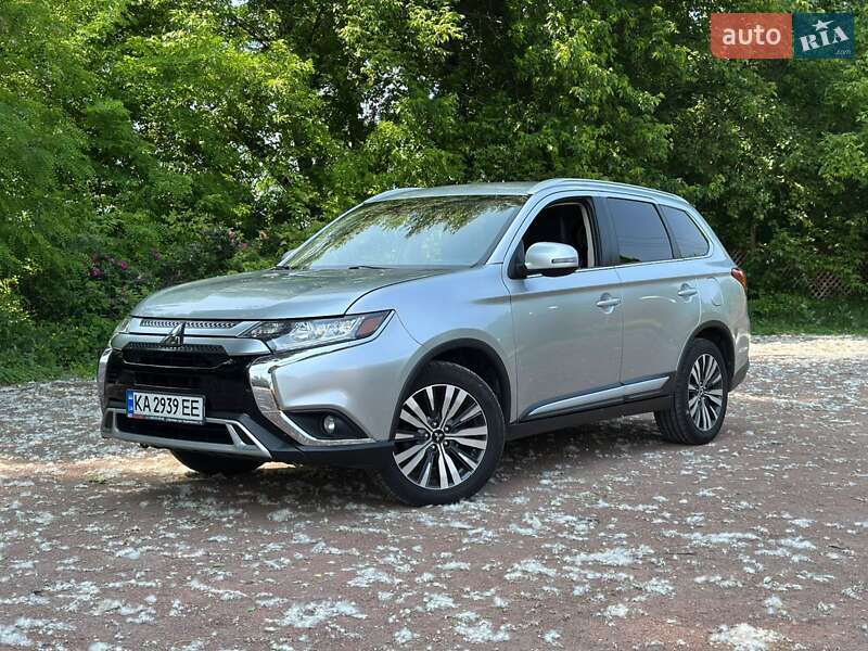 Mitsubishi Outlander (2019)