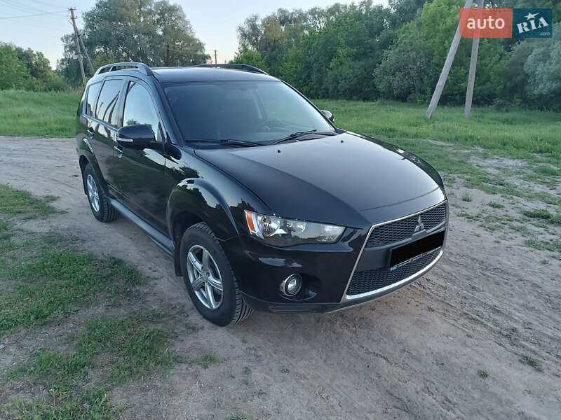 Mitsubishi Outlander (2011)