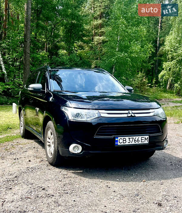 Mitsubishi Outlander (2012)