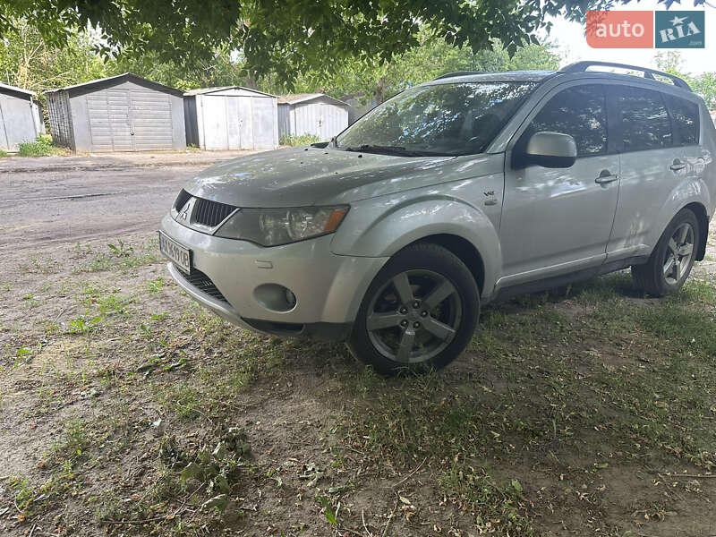 Mitsubishi Outlander (2007)