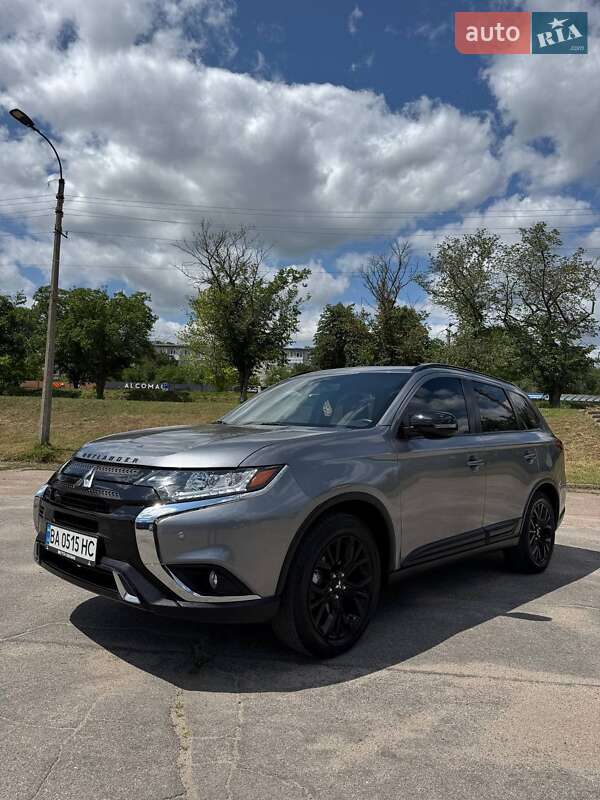 Mitsubishi Outlander (2018)