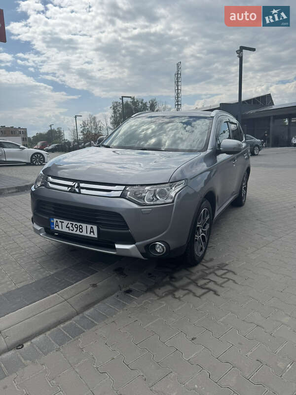 Mitsubishi Outlander (2014)