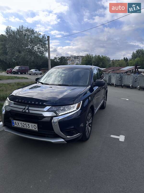 Mitsubishi Outlander (2018)
