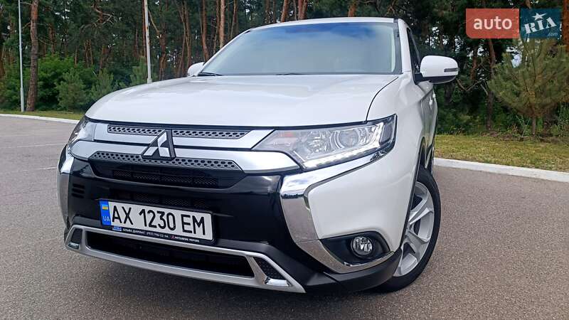 Mitsubishi Outlander (2021)