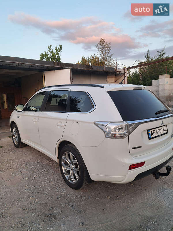 Mitsubishi Outlander (2014)
