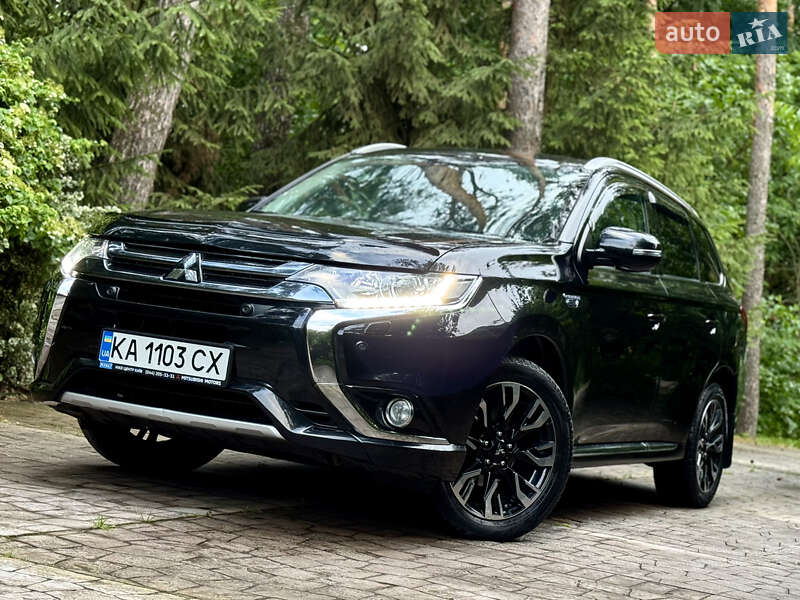 Mitsubishi Outlander (2015)