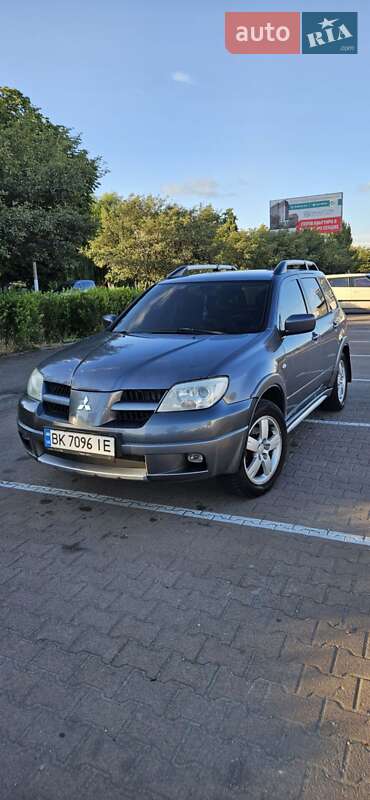 Mitsubishi Outlander (2005)