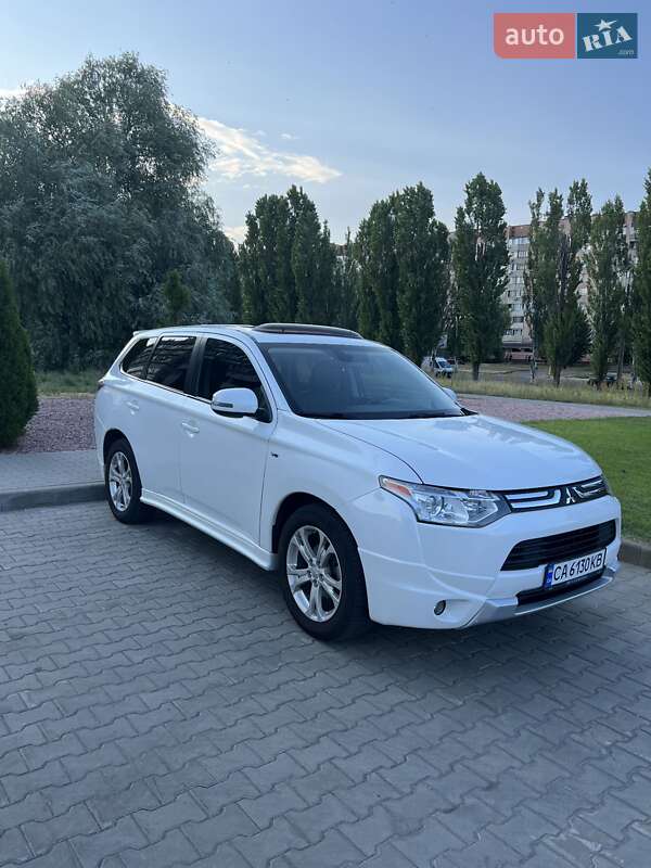 Mitsubishi Outlander (2013)