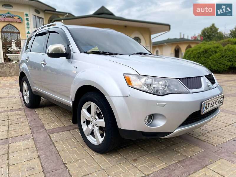 Mitsubishi Outlander (2007)