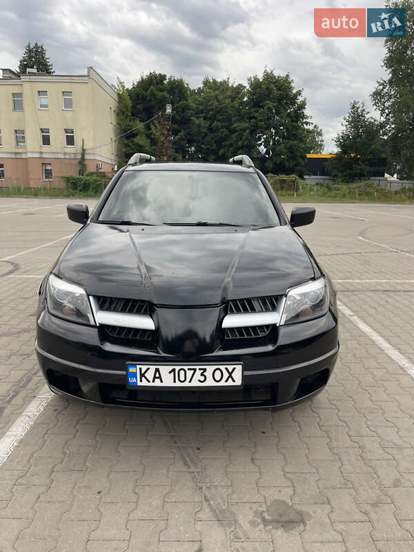 Mitsubishi Outlander (2005)