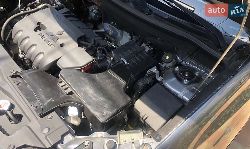 Mitsubishi Outlander (2019)