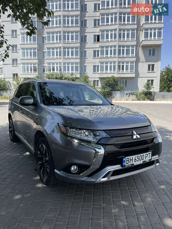 Mitsubishi Outlander (2018)
