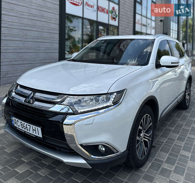 Mitsubishi Outlander (2015)