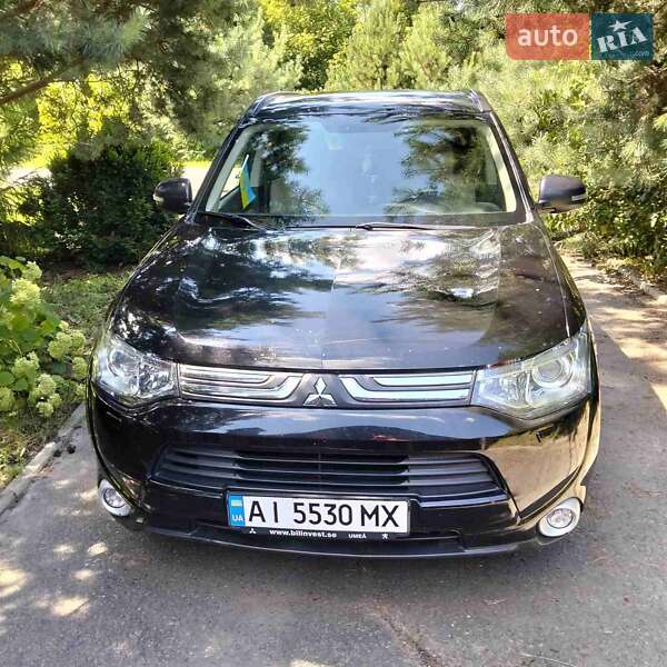 Mitsubishi Outlander (2013)