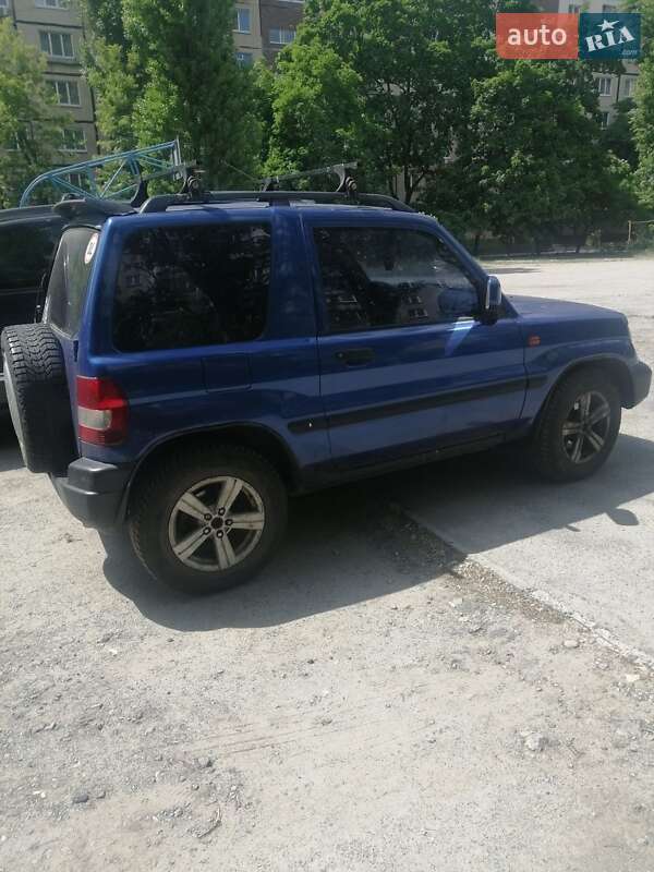 Mitsubishi Pajero pinin (2000)