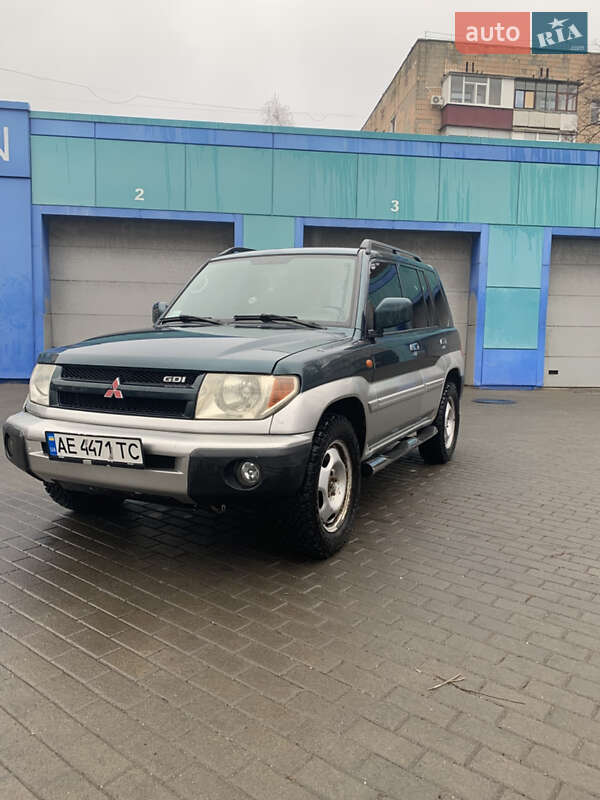 Mitsubishi Pajero pinin (2000)