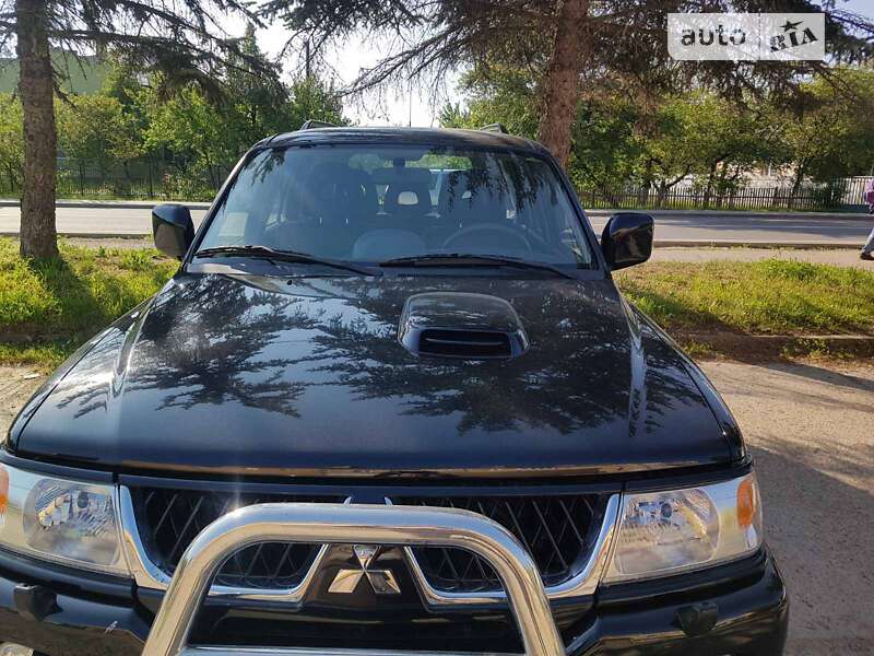 Mitsubishi Pajero sport (2006)