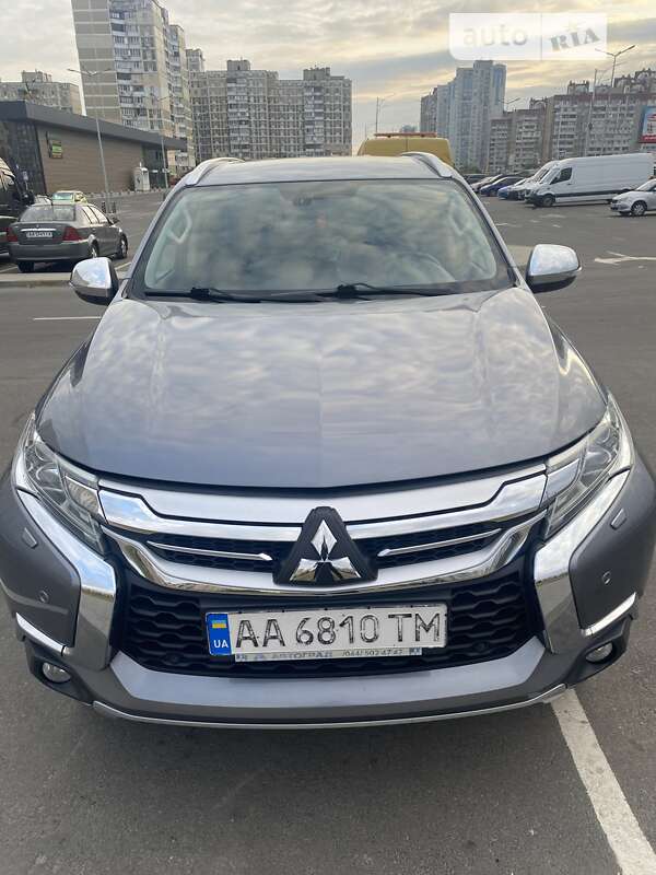 Mitsubishi Pajero sport (2017)
