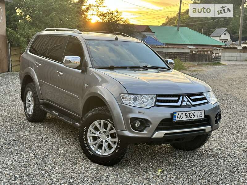Mitsubishi Pajero sport (2013)