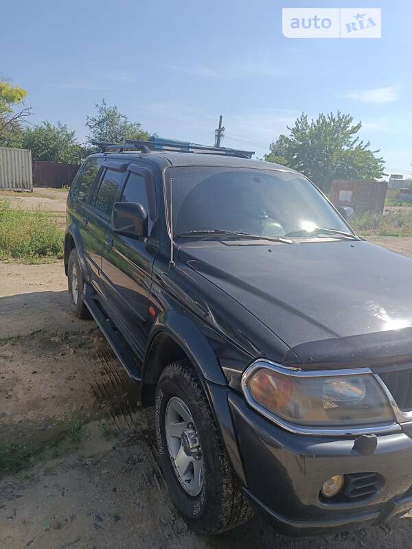 Mitsubishi Pajero sport (2002)