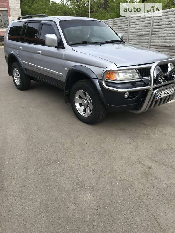 Mitsubishi Pajero sport (2006)