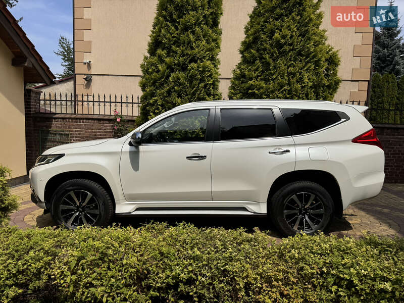 Mitsubishi Pajero sport (2016)
