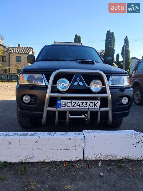 Mitsubishi Pajero sport (2005)