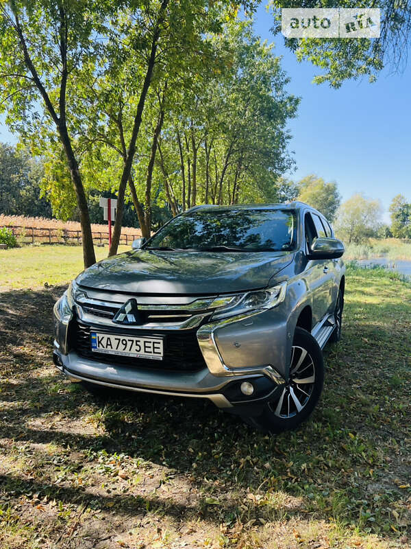 Mitsubishi Pajero sport (2018)