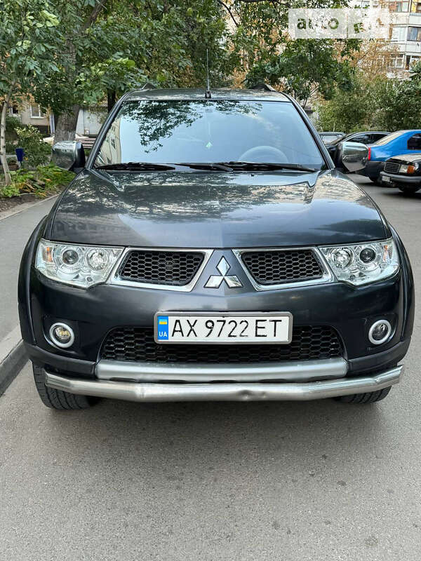 Mitsubishi Pajero sport (2009)