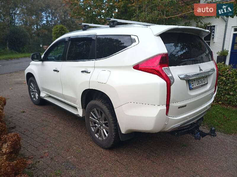 Mitsubishi Pajero sport (2017)