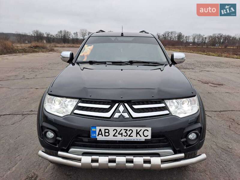 Mitsubishi Pajero sport (2015)