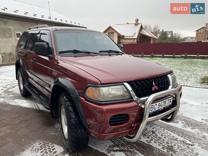 Mitsubishi Montero (2001)